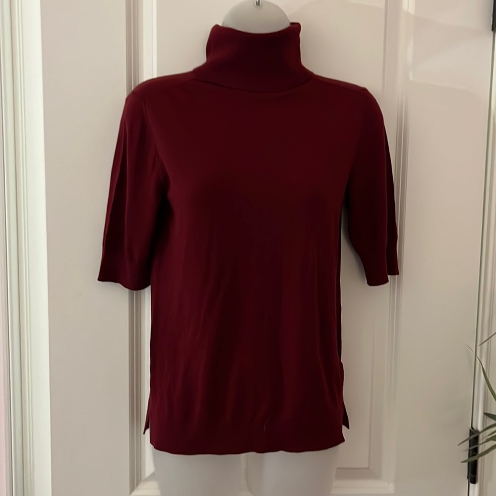 Ann Taylor burgundy turtleneck short sleeve size small